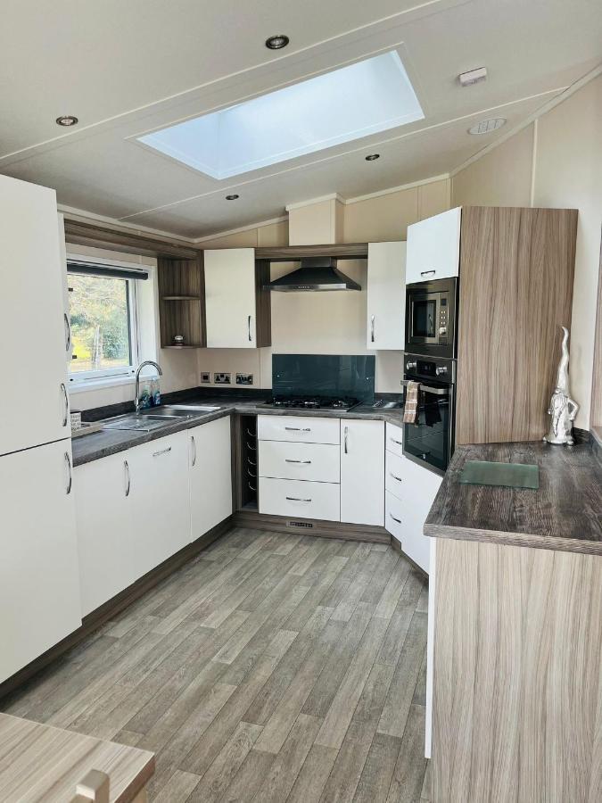 Reynards Retreat Lodge With Hot Tub Barmby on the Moor Esterno foto